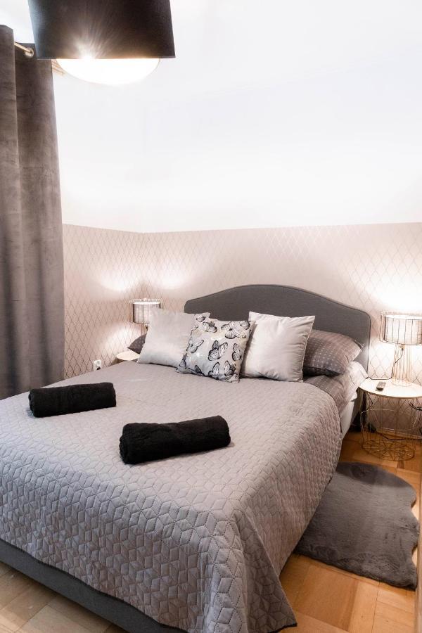 Clicktheflat Constitution Square Apart Rooms وارسو المظهر الخارجي الصورة