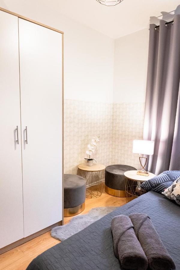 Clicktheflat Constitution Square Apart Rooms وارسو المظهر الخارجي الصورة