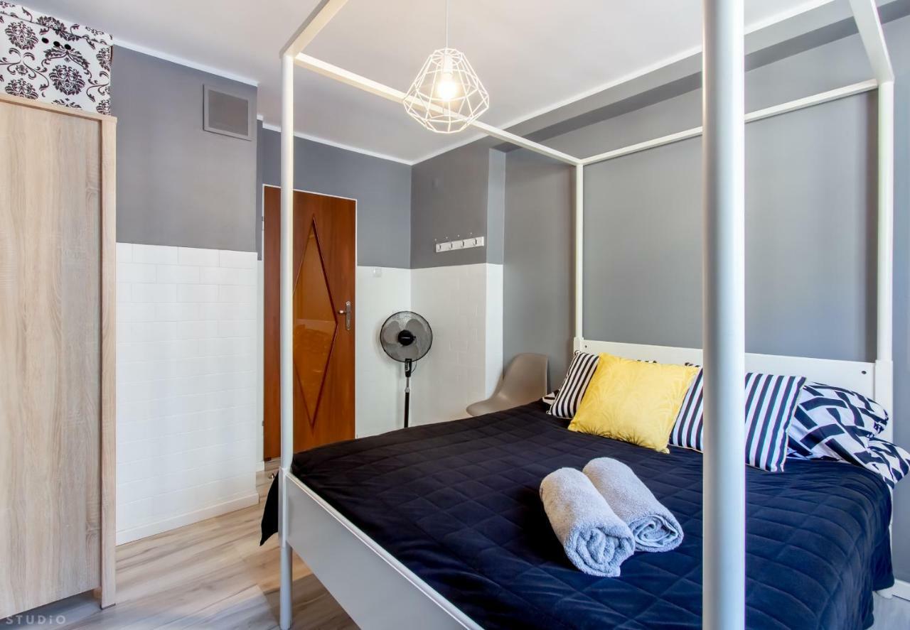 Clicktheflat Constitution Square Apart Rooms وارسو المظهر الخارجي الصورة